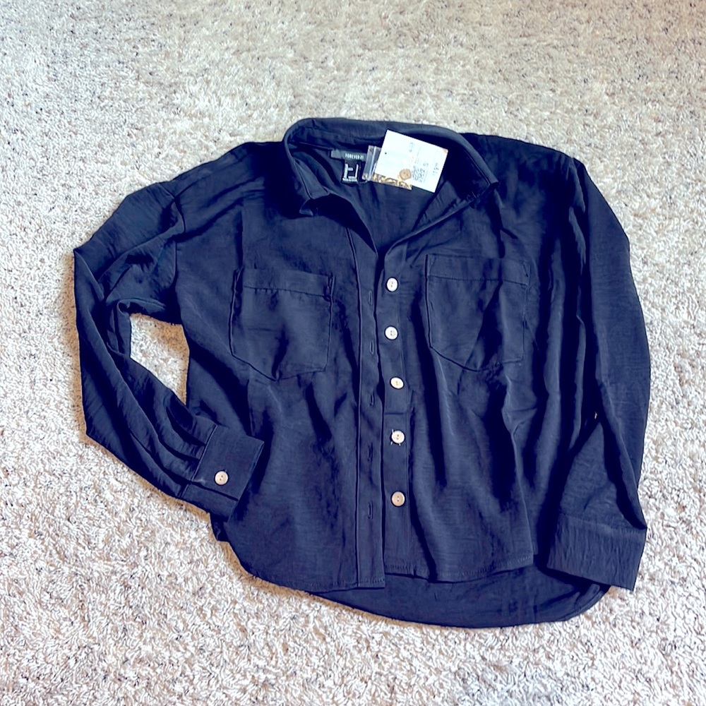 Forever 21 women’s long sleeve button top
